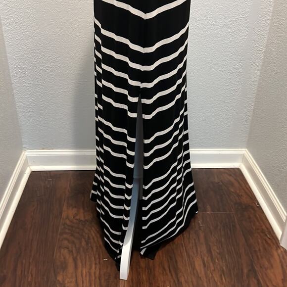 Black and White Striped Maxi Dress - Size M - Picture 4 of 9
